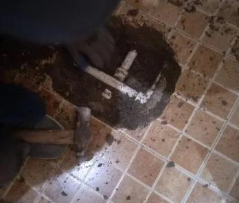 裕华卫生间漏水维修公司为您分享下卫生间渗水如何处理及注意事项